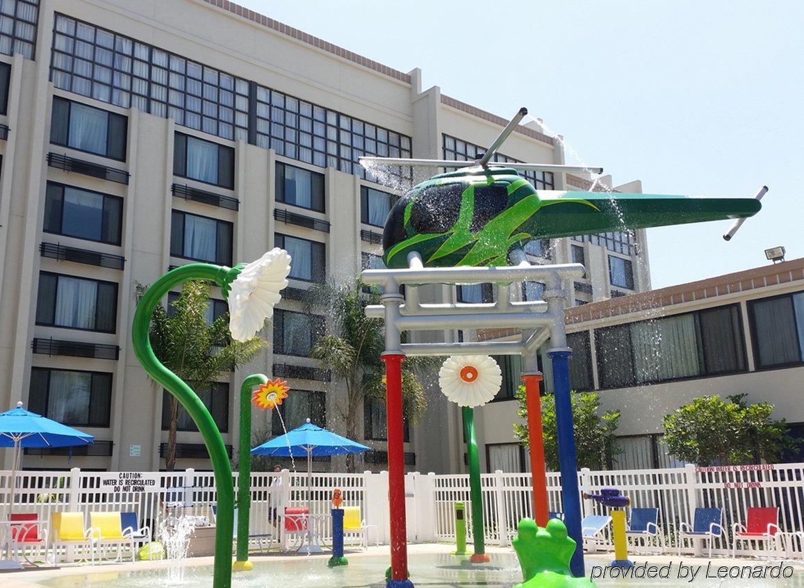 Holiday Inn Hotel & Suites Anaheim By Ihg Exterior photo
