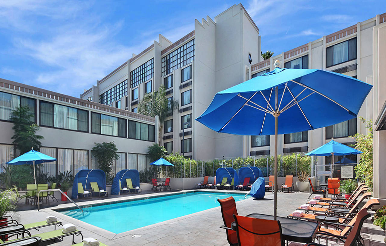 Holiday Inn Hotel & Suites Anaheim By Ihg Exterior photo
